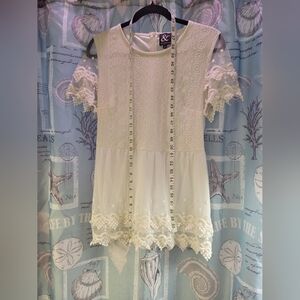 AMPERSAND AVE Size Large Ivory White Lace Multi-Bell Sleeve Short Sleeve Shirt